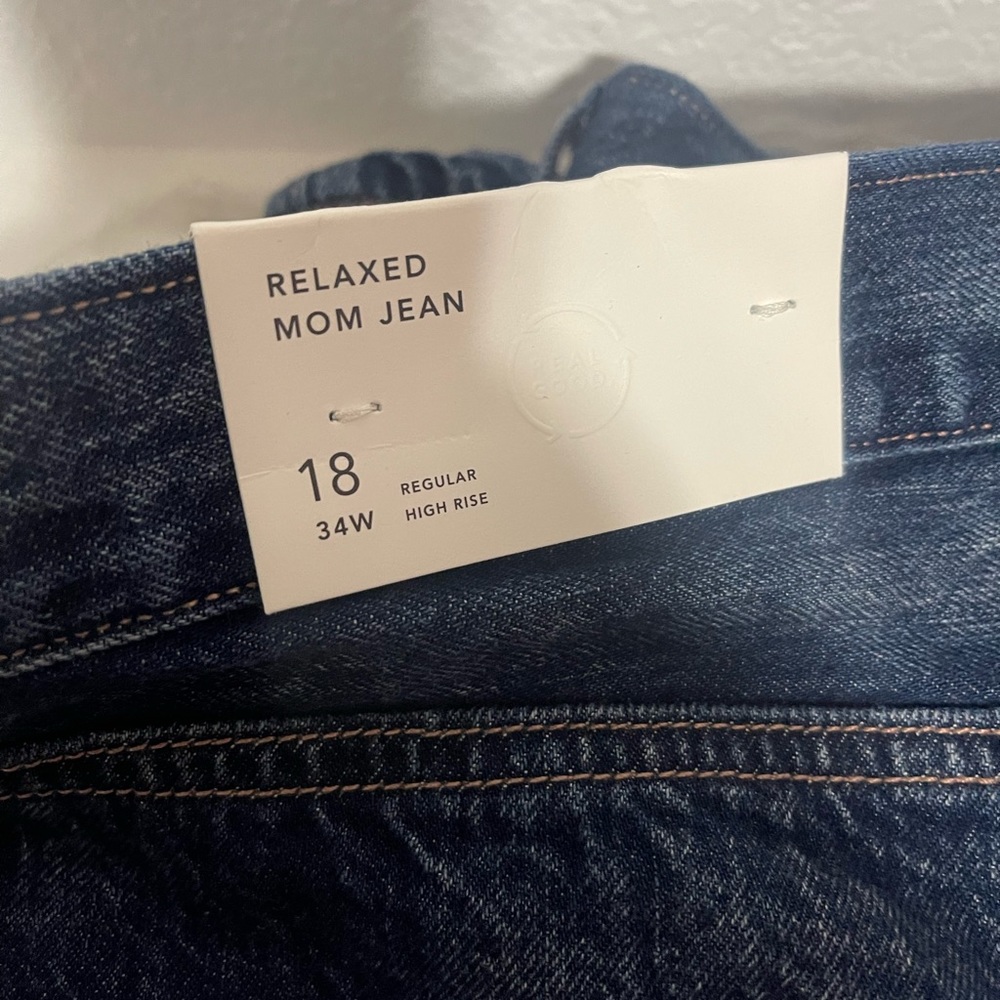 Womens size 18 (mom jean) NWT